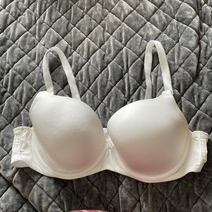 Torrid white underwire full coverage bra